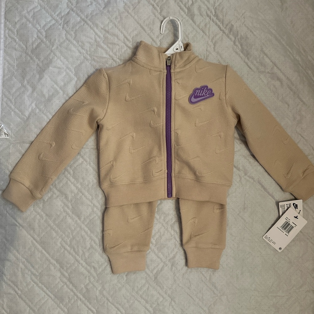 Nike Kids Matching Set in Tan and Purple